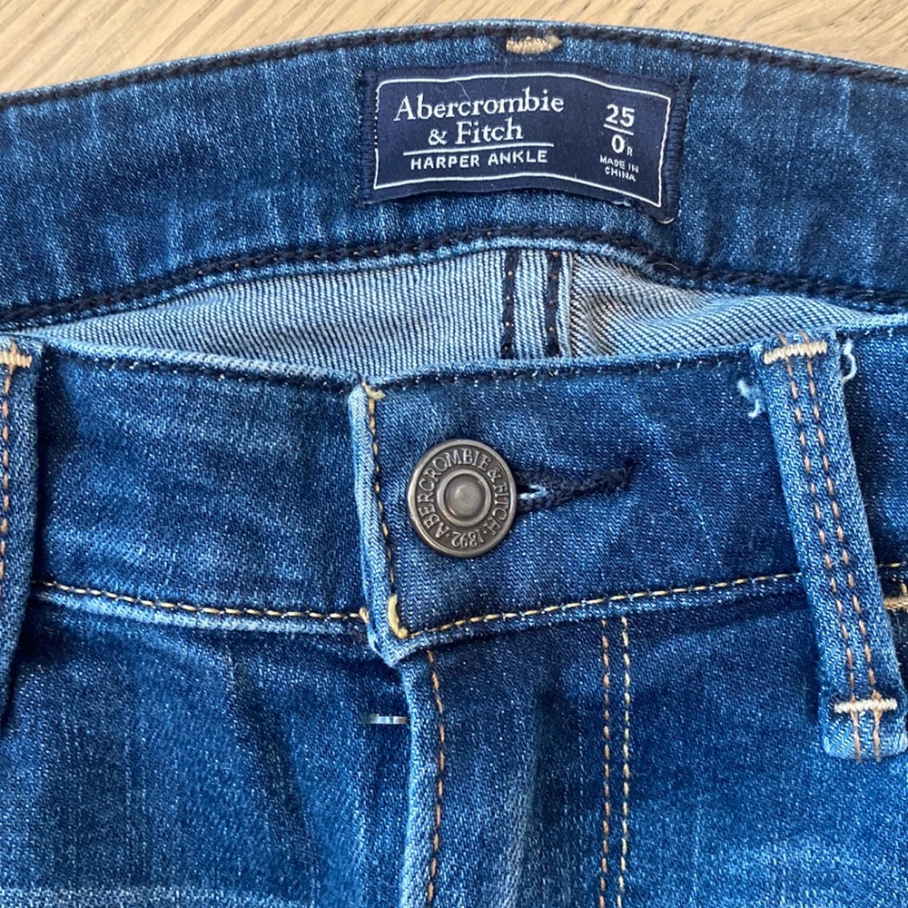 Abercrombie womens Harper able cut skinny Jean size 25